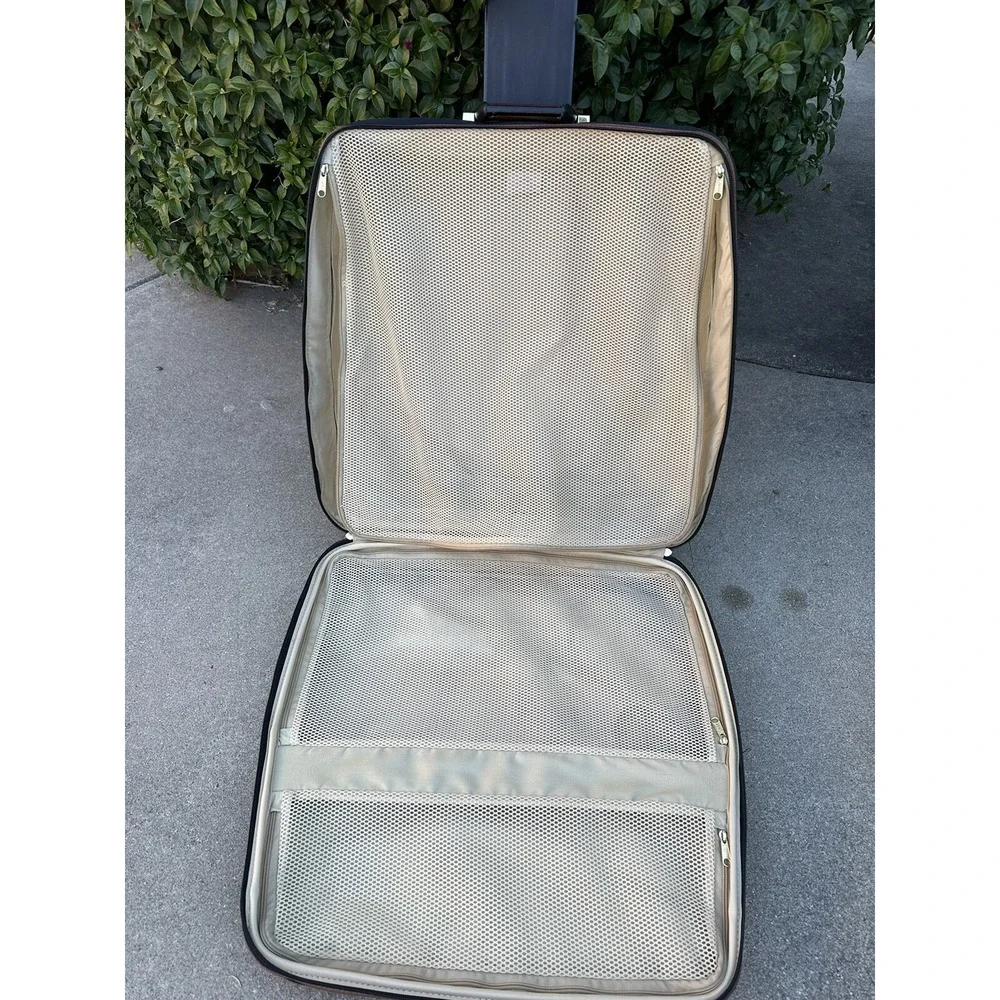 Vintage LARK Samsonite Black 22